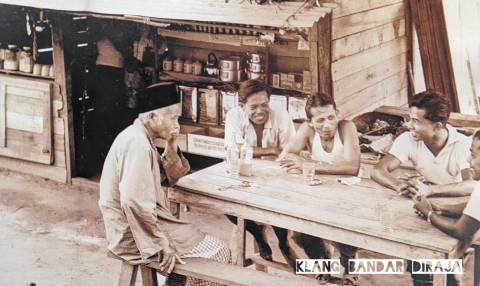 19 Januari 1959: Dirakam kira-kira dua tahun selepas kemerdekaan di Jenderam, Selangor